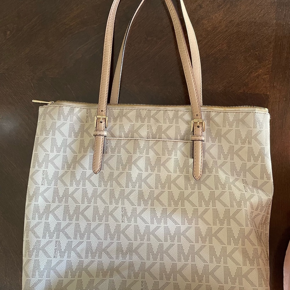 Michael Kors Jet Set Medium Carryall tote bag and wallet.Good Uses Conditions